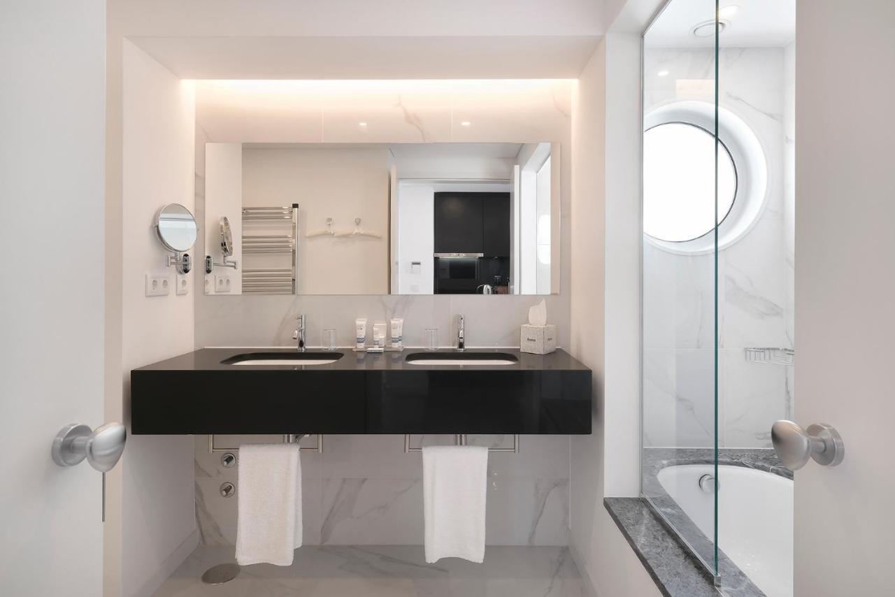Royal Obidos Scenic Resort Praia del Rei Eksteriør bilde Bathroom