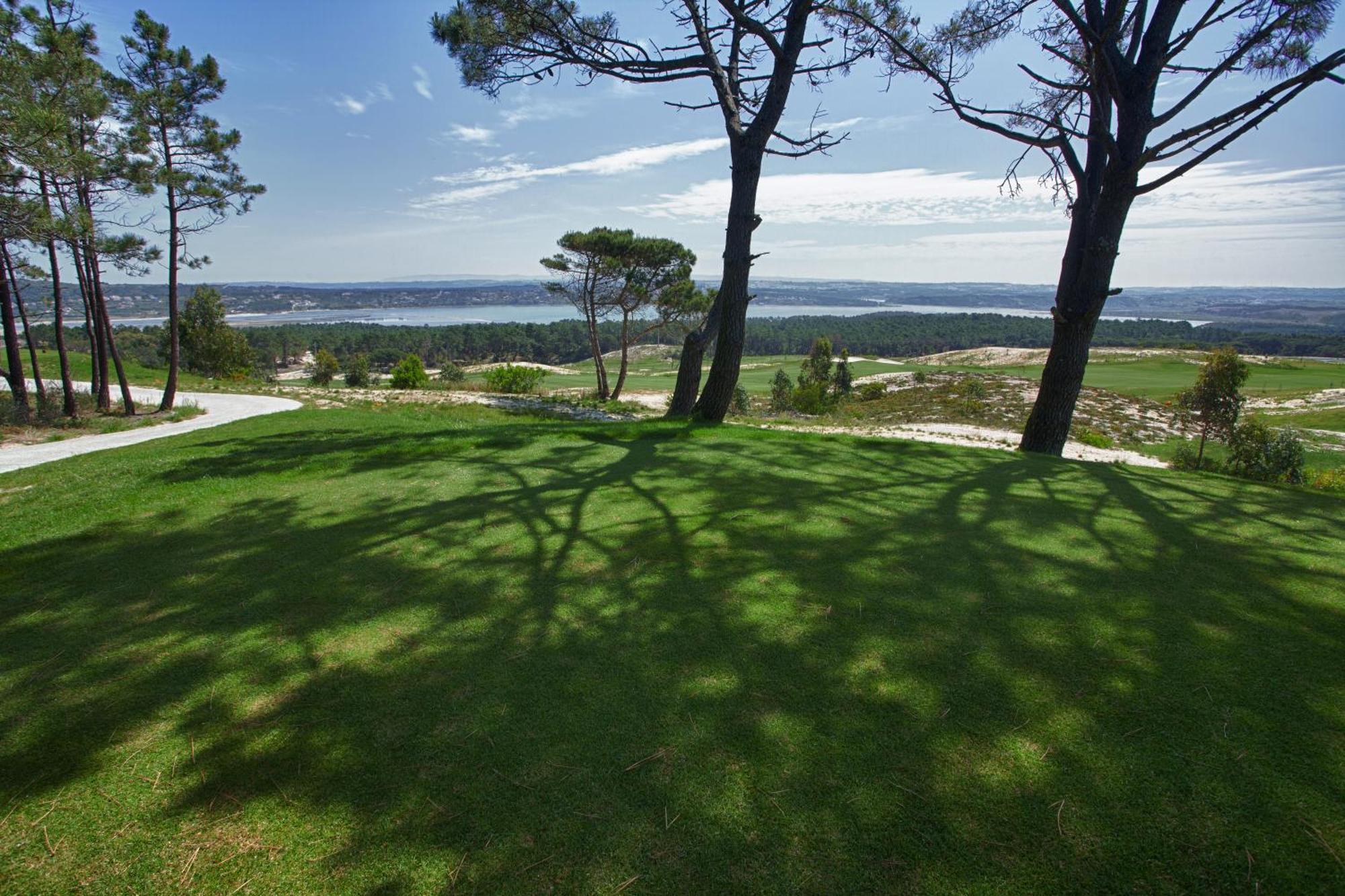 Royal Obidos Scenic Resort Praia del Rei Eksteriør bilde View of the golf course
