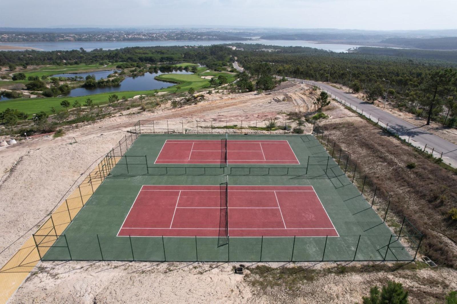 Royal Obidos Scenic Resort Praia del Rei Eksteriør bilde Tennis courts at the resort